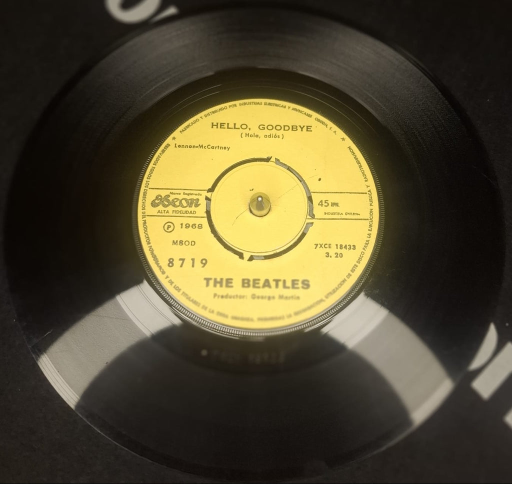 The Beatles – I Am the Walrus / Hello, Goodbye – Vinilo 7" 45RPM MSOD 8719 Edición Chilena Odeon (1968)